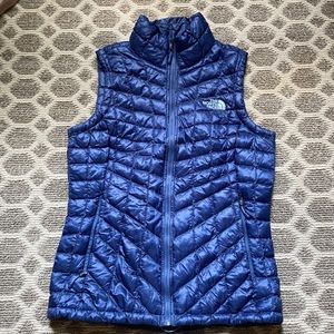 NORTH FACE PUFFER VEST